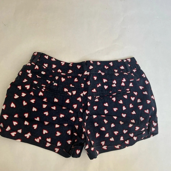 Forever 21 Blue With Heart Printed Shorts Women's Linen Size 27 NWOT - Picture 2 of 6